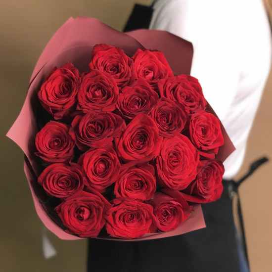 Розы Букет из 19 красных роз (40 см)