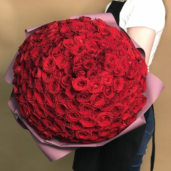 Букеты из роз Букет из 151 розы (40 см)