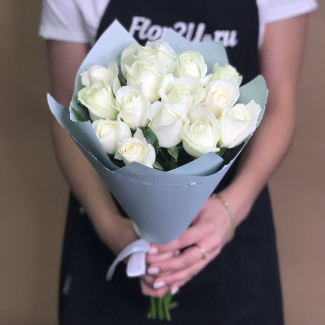 Букет из 15 белых роз (40 см)