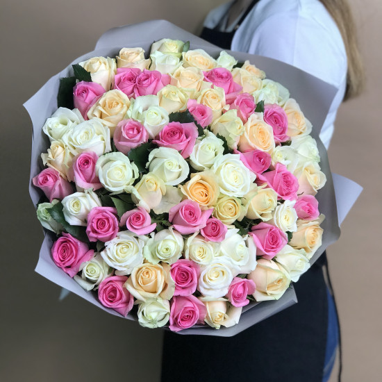 Букеты из роз Букет из 61 розы (60см)